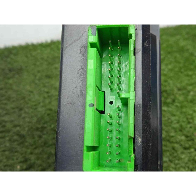 Recambio de mando elevalunas delantero derecho para volvo s60 berlina 2.4 cat referencia OEM IAM 867318701W21E  MP215300037