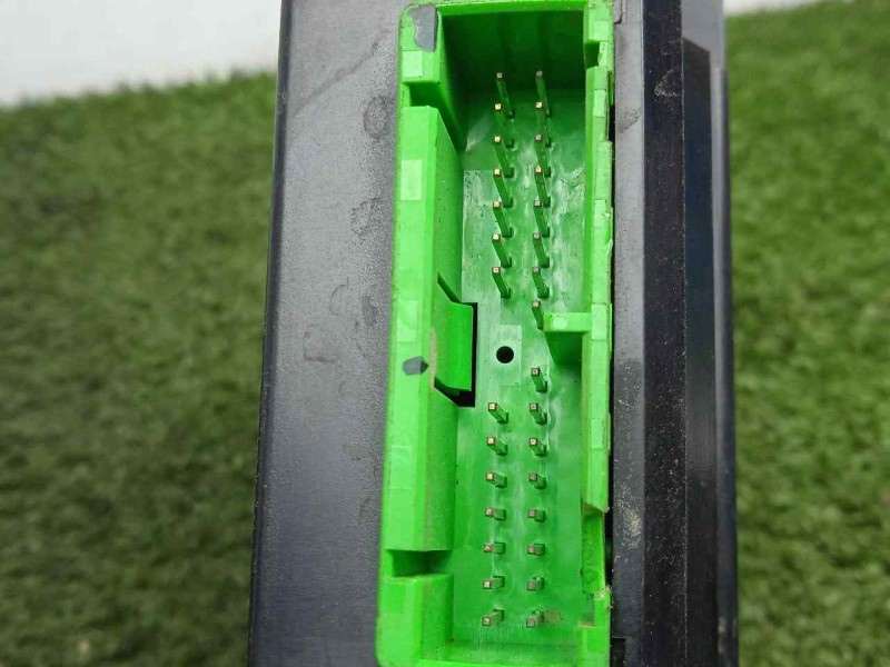 Recambio de mando elevalunas delantero derecho para volvo s60 berlina 2.4 cat referencia OEM IAM 867318701W21E  MP215300037