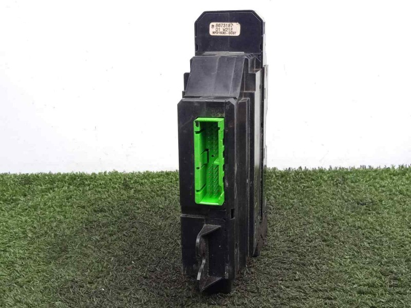 Recambio de mando elevalunas delantero derecho para volvo s60 berlina 2.4 cat referencia OEM IAM 867318701W21E  MP215300037