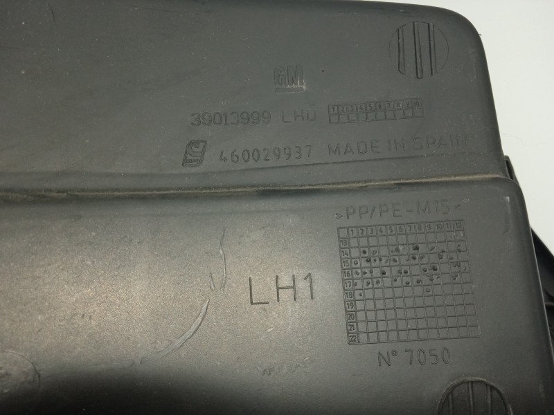 Recambio de guantera para opel corsa e gsi referencia OEM IAM 39013999  