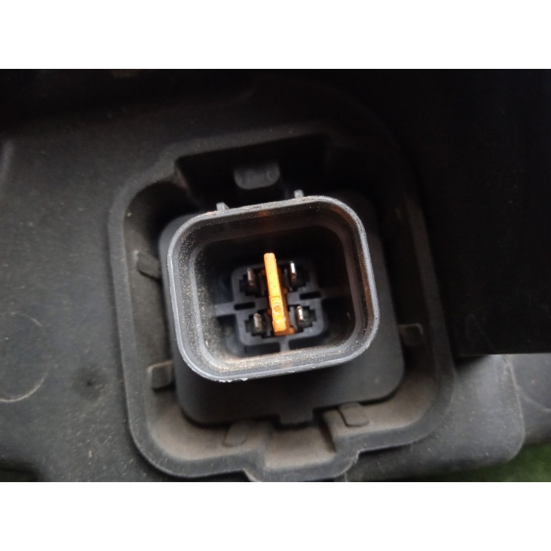 Recambio de faro izquierdo para ssangyong rodius 2.7 turbodiesel cat referencia OEM IAM SINREFERENCIA  