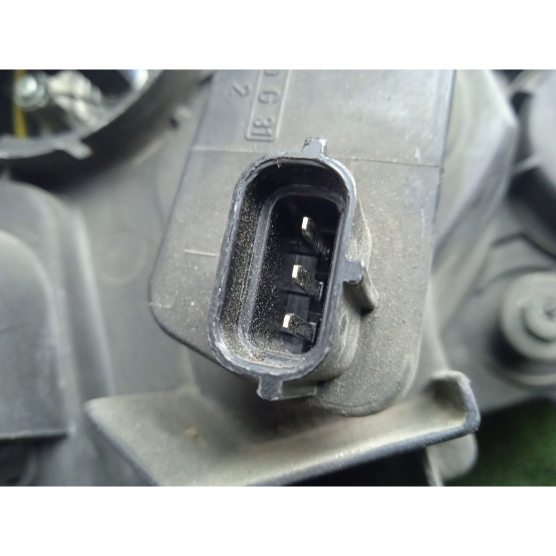 Recambio de faro izquierdo para ssangyong rodius 2.7 turbodiesel cat referencia OEM IAM SINREFERENCIA  