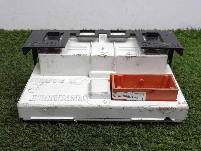 Recambio de pantalla multifuncion para renault megane ii berlina 3p referencia OEM IAM 8200107839B-216676711-NS02180288 SAGEN 