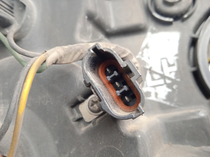 Recambio de faro izquierdo para ssangyong rodius 2.7 turbodiesel cat referencia OEM IAM SINREFERENCIA  