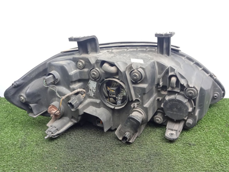 Recambio de faro izquierdo para ssangyong rodius 2.7 turbodiesel cat referencia OEM IAM SINREFERENCIA  