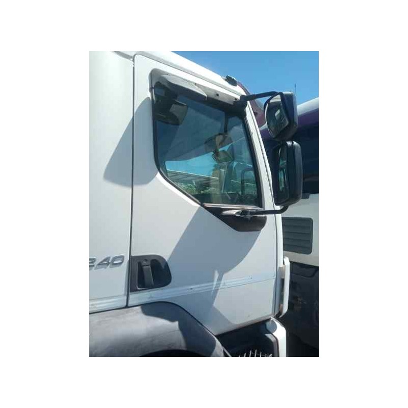 Recambio de puerta delantera derecha para volvo fl xxx 7.2 diesel referencia OEM IAM   