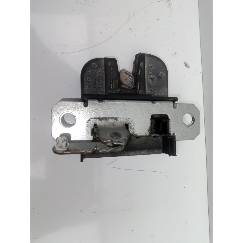 Recambio de cerradura maletero / porton para volkswagen polo (9n3) 1.4 16v referencia OEM IAM 6Q6827505E  