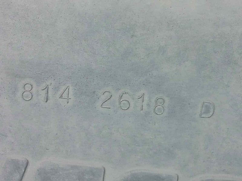 Recambio de estribo para iveco eurocargo 5.9 diesel referencia OEM IAM 8142618D ESCALON.DERECHO 