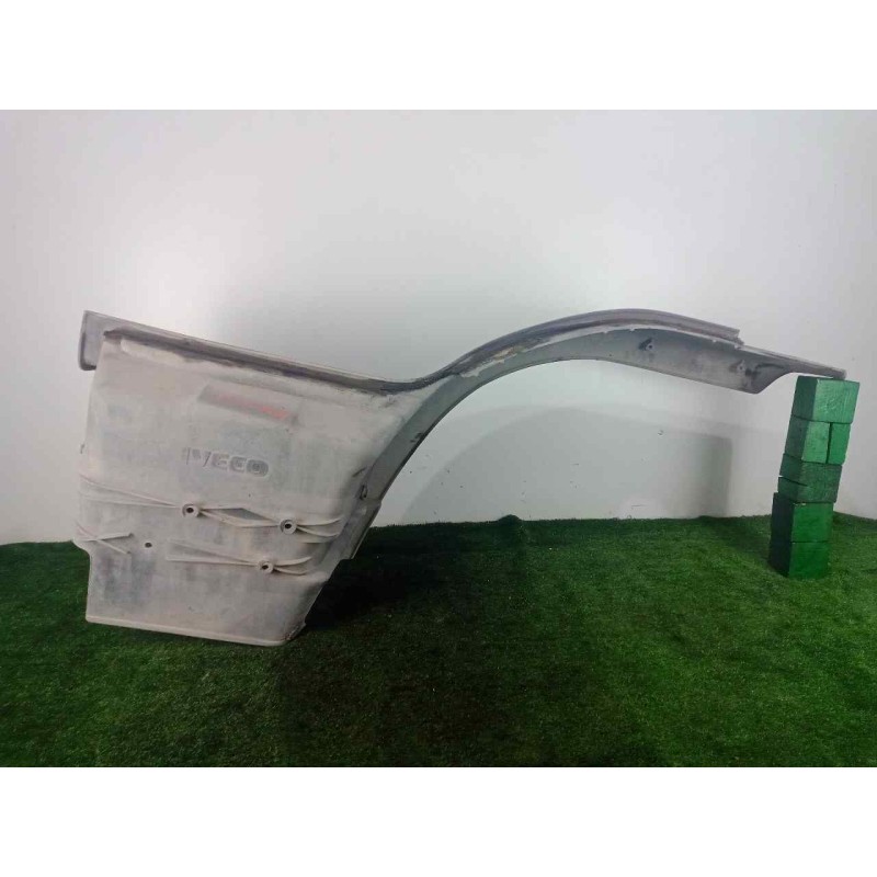 Recambio de estribo para iveco eurocargo 5.9 diesel referencia OEM IAM 8142618D ESCALON.DERECHO 