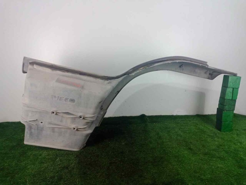 Recambio de estribo para iveco eurocargo 5.9 diesel referencia OEM IAM 8142618D ESCALON.DERECHO 