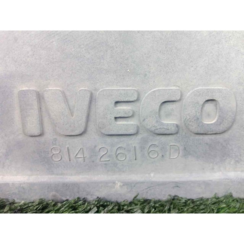 Recambio de estribo para iveco eurocargo 5.9 diesel referencia OEM IAM 8142616D ESCALON.DERECHO 