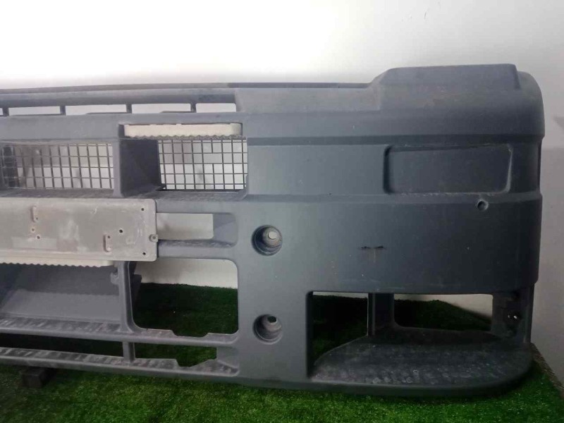 Recambio de paragolpes delantero para iveco eurocargo 5.9 diesel referencia OEM IAM 100163373-710018  