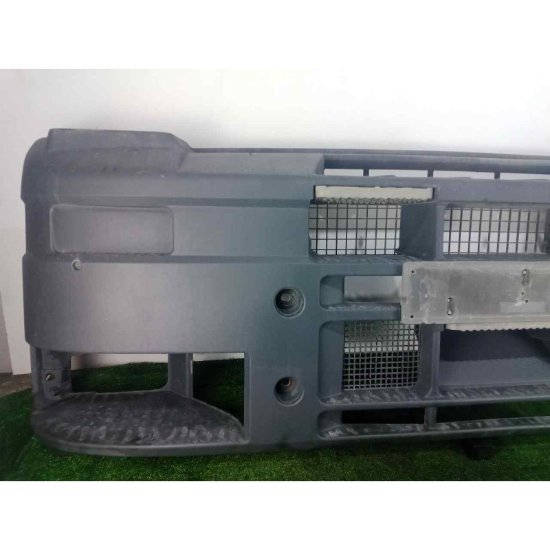Recambio de paragolpes delantero para iveco eurocargo 5.9 diesel referencia OEM IAM 100163373-710018  