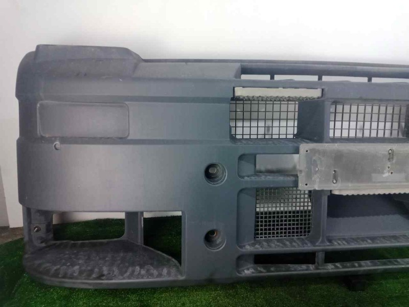 Recambio de paragolpes delantero para iveco eurocargo 5.9 diesel referencia OEM IAM 100163373-710018  