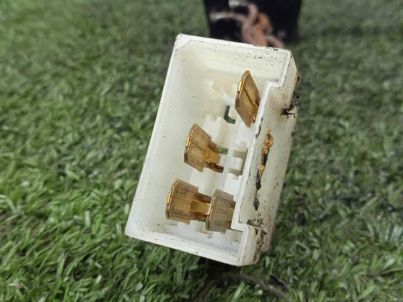 Recambio de mando luces para nissan trade 2.8d referencia OEM IAM  4.PINES 