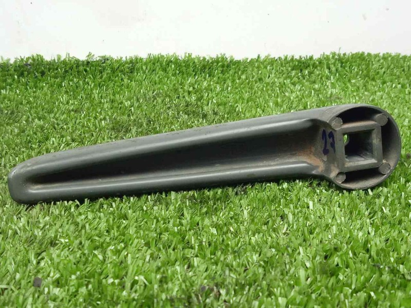 Recambio de maneta exterior porton para nissan trade 2.8d referencia OEM IAM  INTERIOR MANIJA