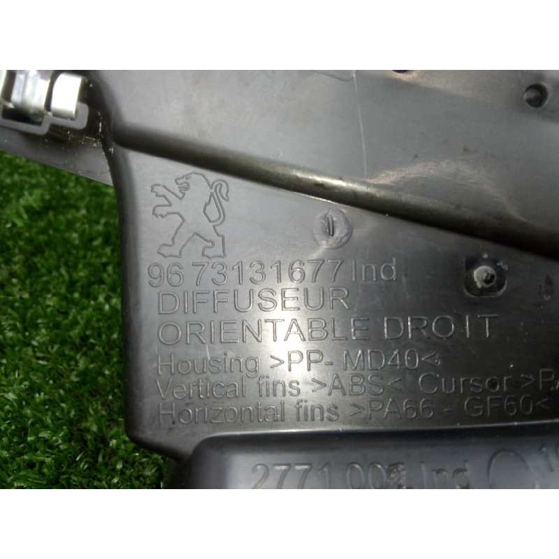 Recambio de rejilla salpicadero para peugeot 2008 (--.2013) 1.2 12v vti referencia OEM IAM 9673131677 DERECHO 