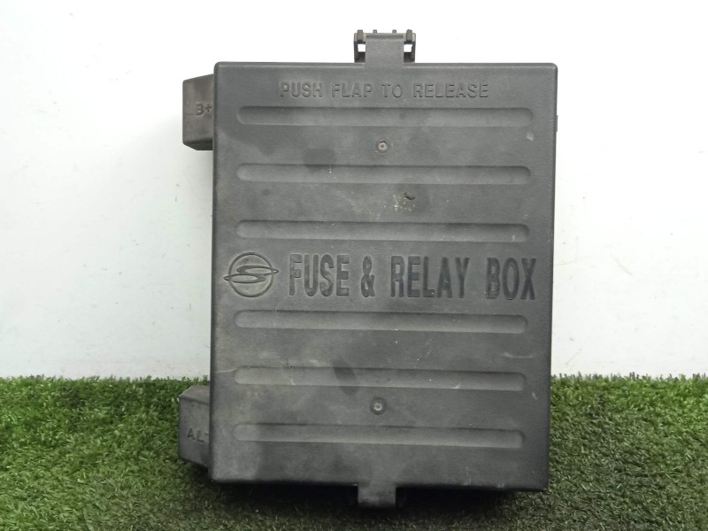 Recambio de caja reles / fusibles para ssangyong rodius 2.7 turbodiesel cat referencia OEM IAM A100DSL-05D20N  