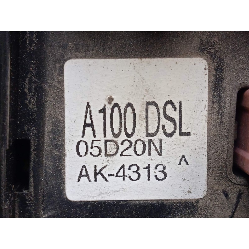 Recambio de caja reles / fusibles para ssangyong rodius 2.7 turbodiesel cat referencia OEM IAM A100DSL-05D20N  