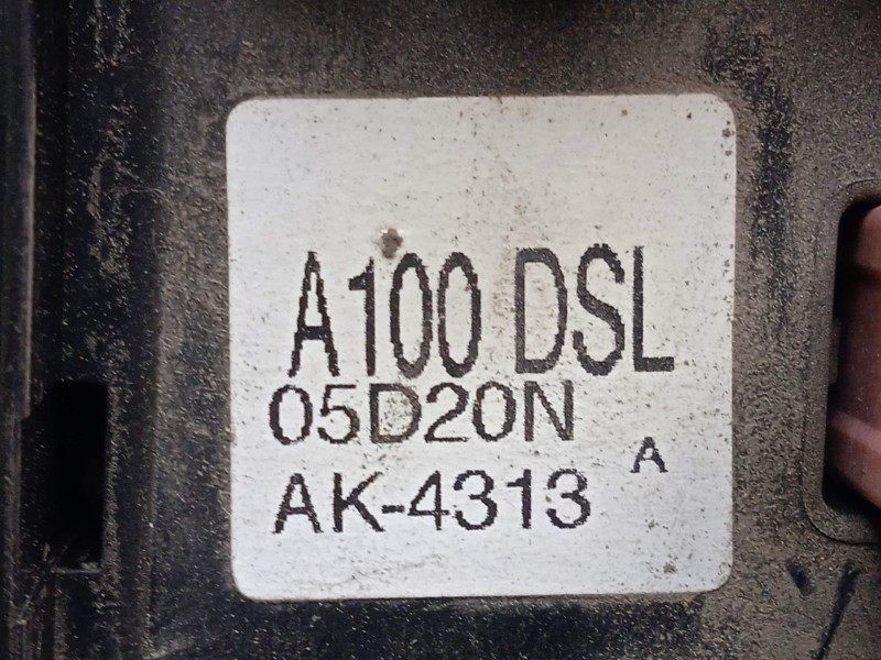 Recambio de caja reles / fusibles para ssangyong rodius 2.7 turbodiesel cat referencia OEM IAM A100DSL-05D20N  