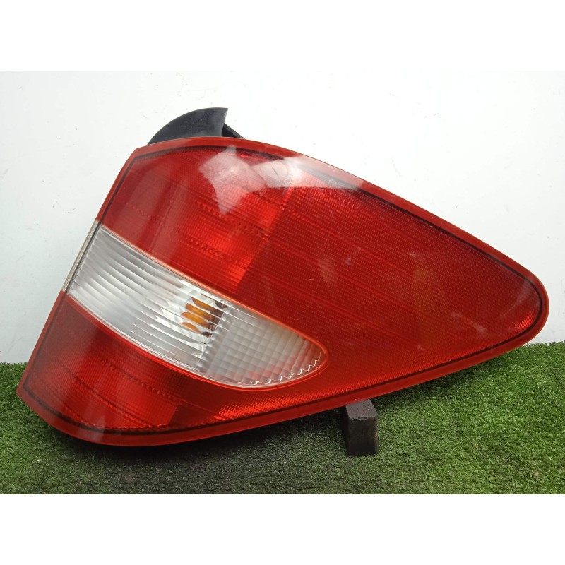 Recambio de piloto trasero derecho para ssangyong rodius 2.7 turbodiesel cat referencia OEM IAM SINREFERENCIA BLANCO EXTERIOR