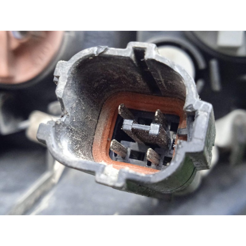 Recambio de piloto trasero derecho para ssangyong rodius 2.7 turbodiesel cat referencia OEM IAM SINREFERENCIA BLANCO EXTERIOR