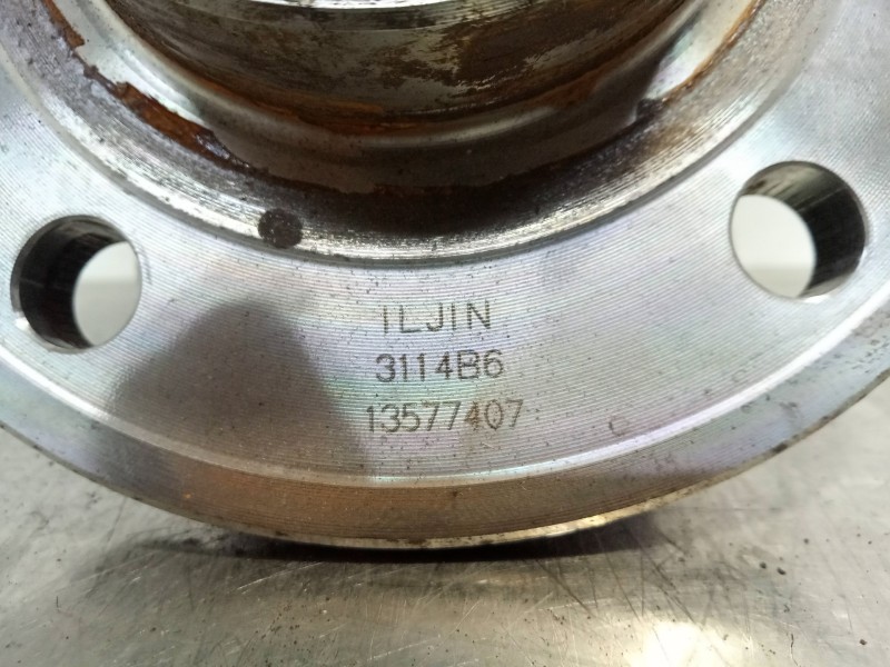 Recambio de buje para opel astra j lim. 1.6 cdti dpf referencia OEM IAM   
