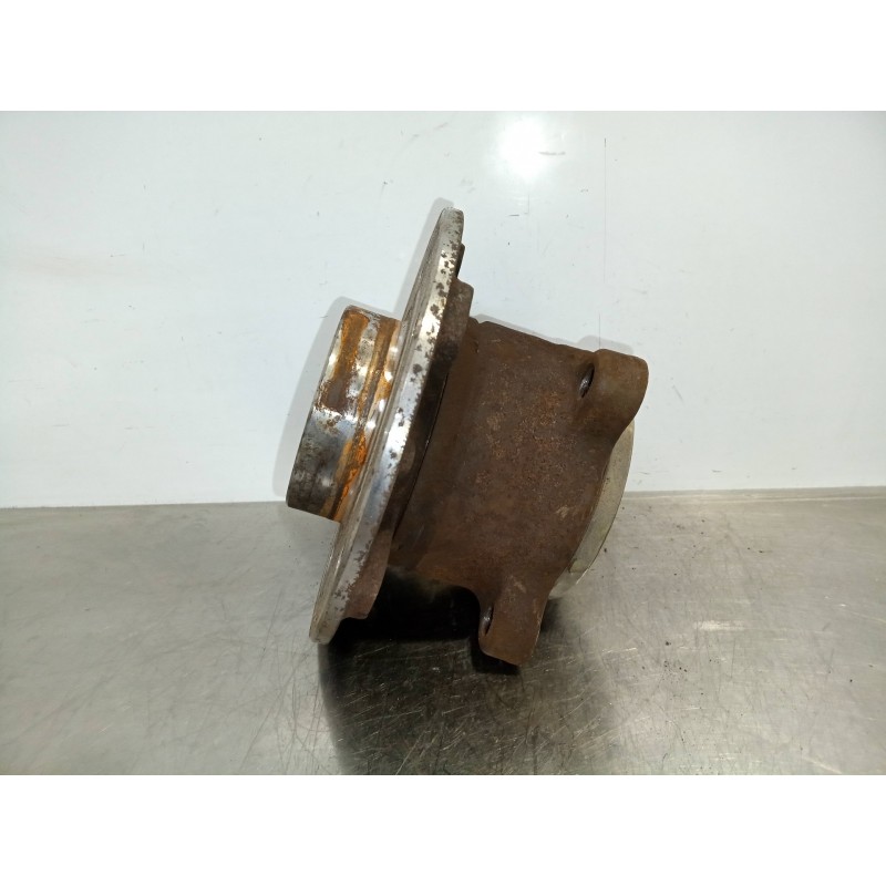 Recambio de buje para opel astra j lim. 1.6 cdti dpf referencia OEM IAM   