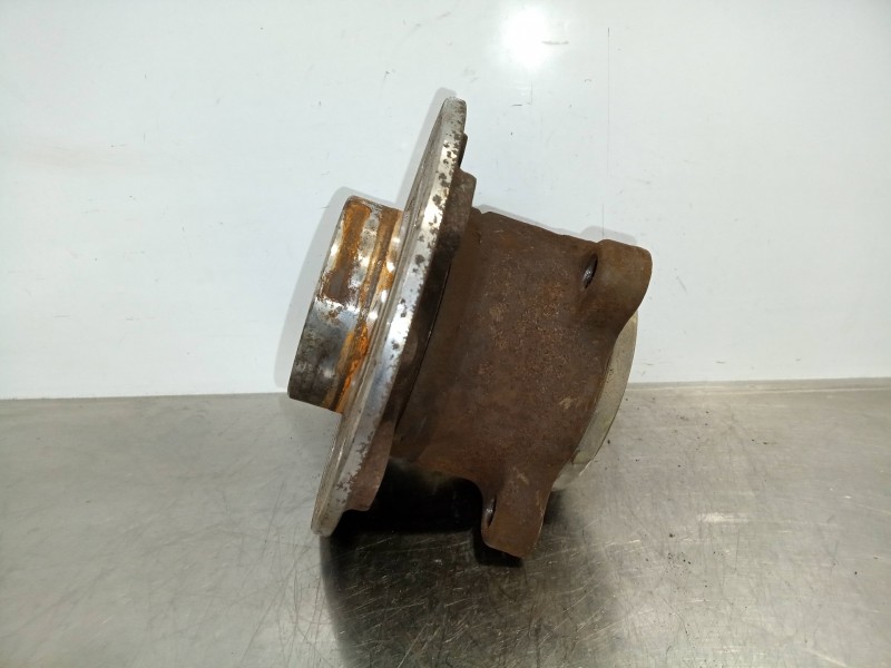 Recambio de buje para opel astra j lim. 1.6 cdti dpf referencia OEM IAM   