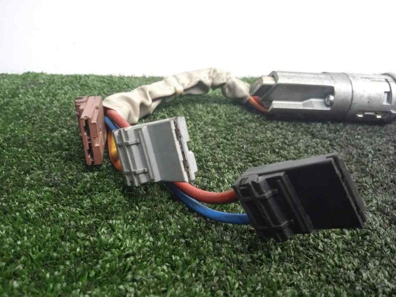 Recambio de conmutador de arranque para peugeot 405 berlina 1.9 diesel referencia OEM IAM  2.ENCHUFES 