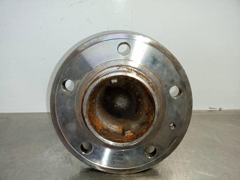 Recambio de buje para opel astra j lim. 1.6 cdti dpf referencia OEM IAM   