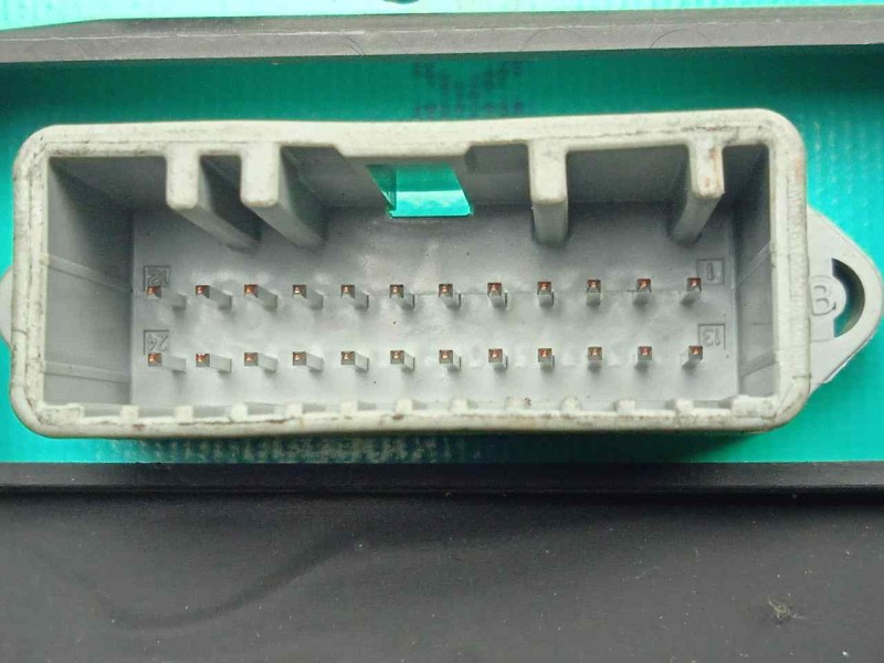 Recambio de cuadro instrumentos para dacia duster 1.6 16v cat referencia OEM IAM 248100026R-21677499-216774992  