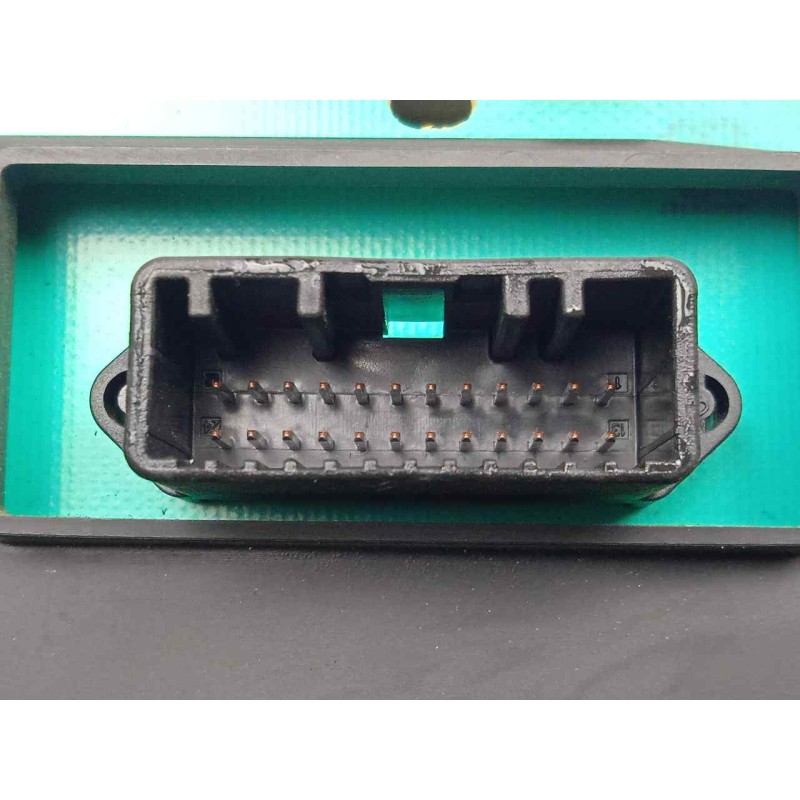 Recambio de cuadro instrumentos para dacia duster 1.6 16v cat referencia OEM IAM 248100026R-21677499-216774992  