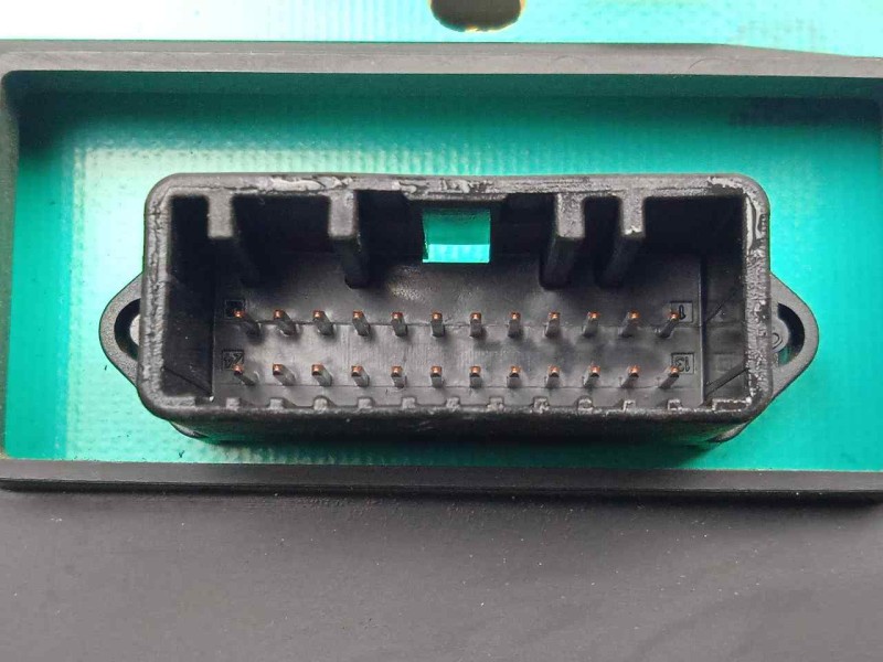 Recambio de cuadro instrumentos para dacia duster 1.6 16v cat referencia OEM IAM 248100026R-21677499-216774992  