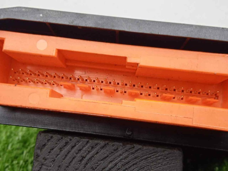 Recambio de centralita airbag para dacia duster 1.6 16v cat referencia OEM IAM 28407652053-8201163304  