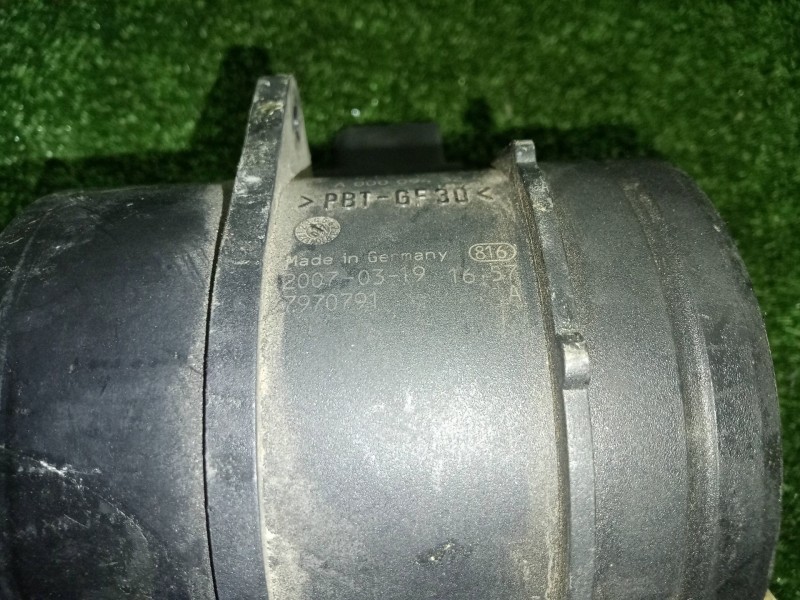 Recambio de caudalimetro para volkswagen crafter caja cerrada referencia OEM IAM 0281002896 BOSCH 4.PIN