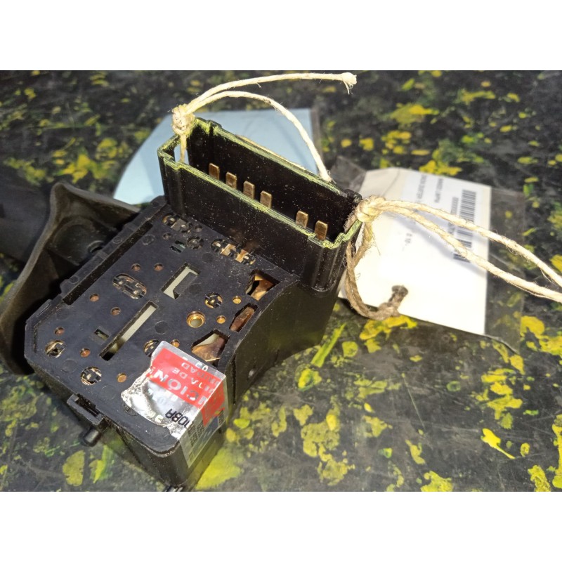 Recambio de mando limpia para dacia duster 1.6 16v cat referencia OEM IAM 8200792584  