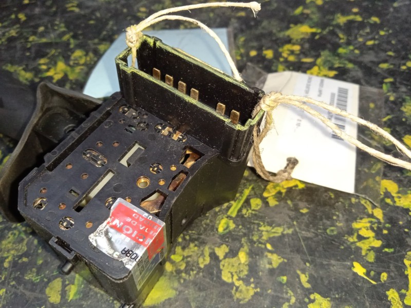 Recambio de mando limpia para dacia duster 1.6 16v cat referencia OEM IAM 8200792584  