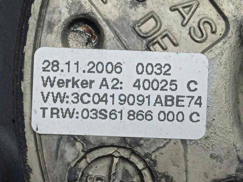 Recambio de volante para volkswagen passat berlina (3c2) 2.0 tdi referencia OEM IAM 3C0419091A CUERO LEVE.DESGASTE