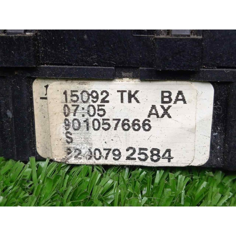 Recambio de mando limpia para dacia duster 1.6 16v cat referencia OEM IAM 8200792584  