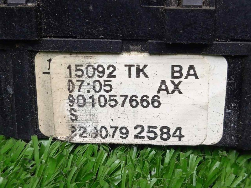 Recambio de mando limpia para dacia duster 1.6 16v cat referencia OEM IAM 8200792584  