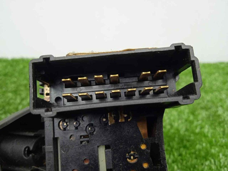 Recambio de mando limpia para dacia duster 1.6 16v cat referencia OEM IAM 8200792584  