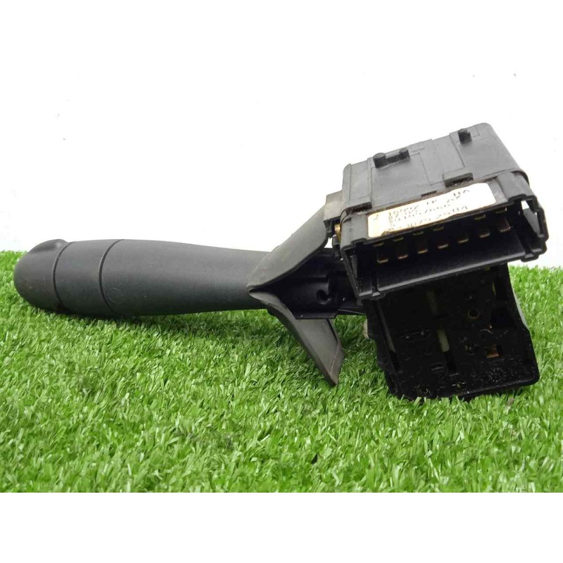 Recambio de mando limpia para dacia duster 1.6 16v cat referencia OEM IAM 8200792584  