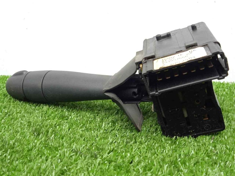 Recambio de mando limpia para dacia duster 1.6 16v cat referencia OEM IAM 8200792584  