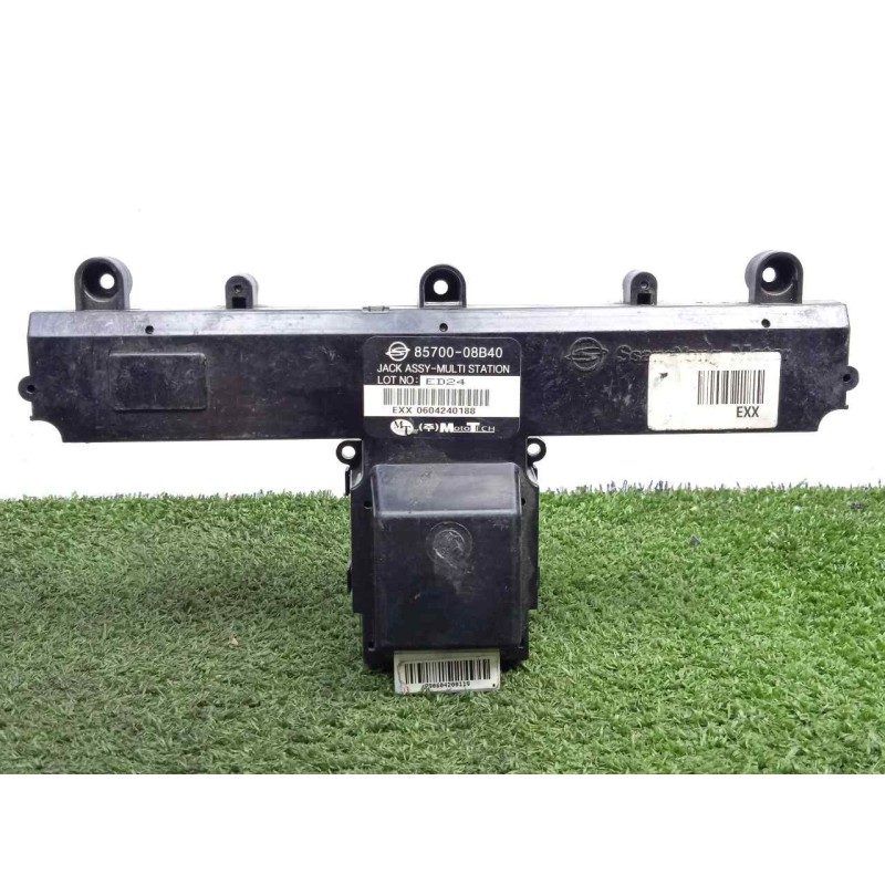 Recambio de pantalla multifuncion para ssangyong rexton referencia OEM IAM 8570008B40  