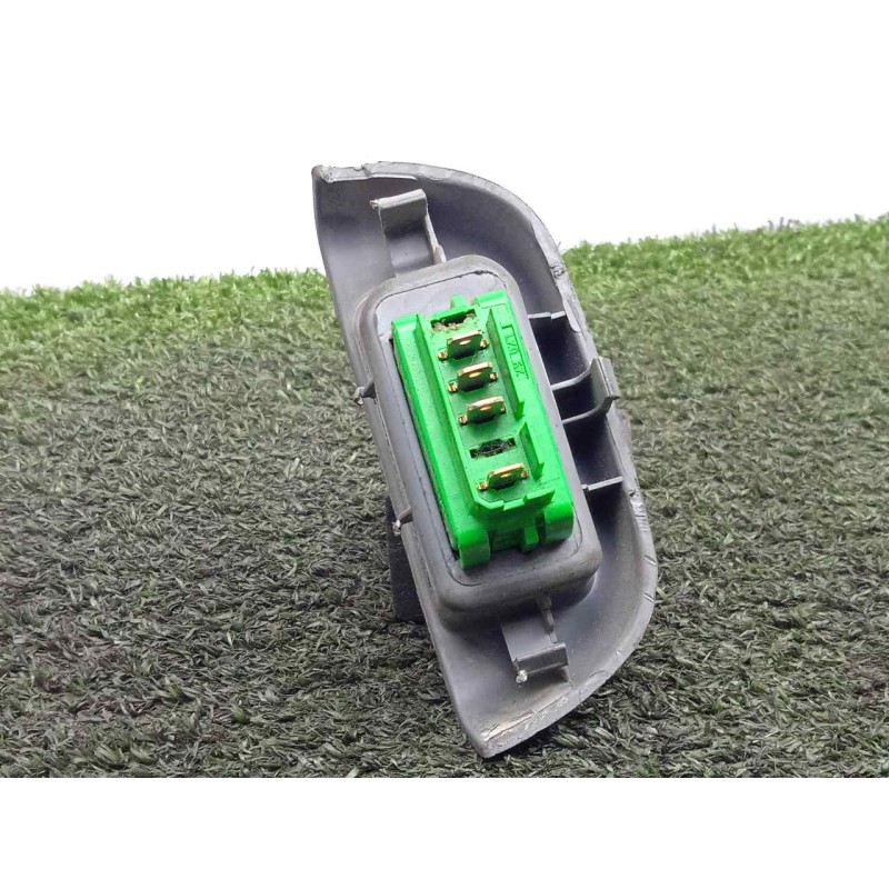 Recambio de mando elevalunas delantero derecho para peugeot 107 1.0 cat (384f) referencia OEM IAM 848100H010A 4.PINES 