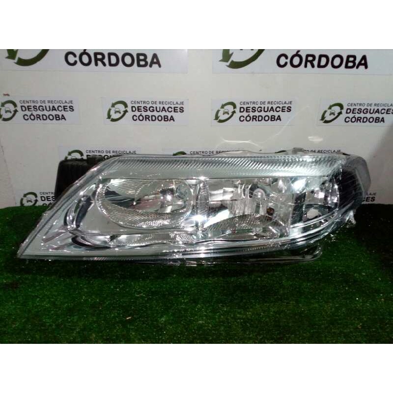 Recambio de faro izquierdo para renault laguna ii grandtour (kg0) referencia OEM IAM 11804701 01-05 SIN USAR