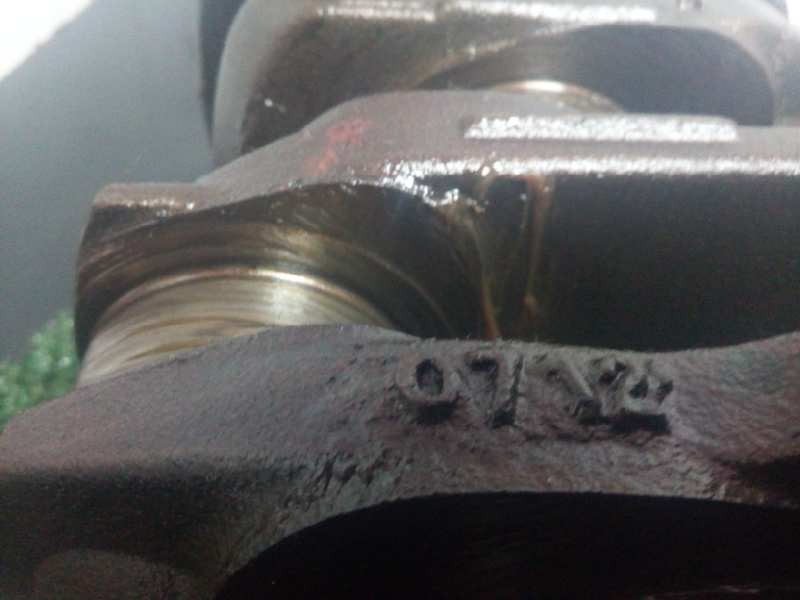 Recambio de cigueñal para renault megane ii berlina 5p 2.0 referencia OEM IAM 0712 115 16