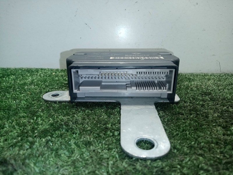 Recambio de centralita airbag para renault clio iv 1.2 tce referencia OEM IAM 985108115R-A2C84855000 CONTINENTAL 