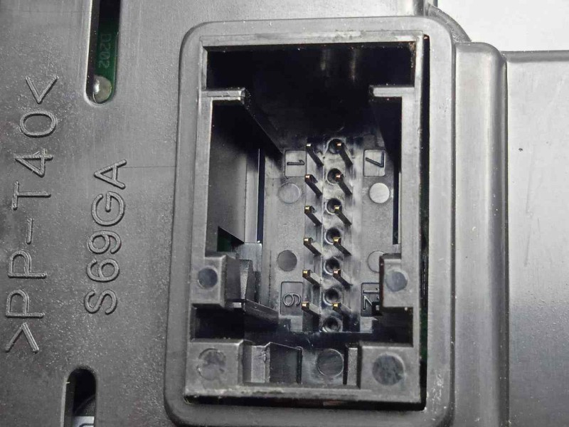 Recambio de pantalla multifuncion para ford kuga (cbs) 1.5 ecoboost cat referencia OEM IAM F1BT18B955GA  